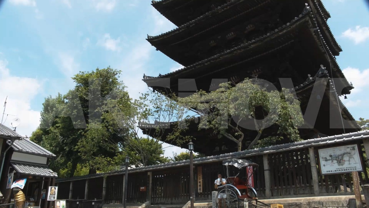 公開中のフリー動画素材 ページ10 京都の観光名所 八坂神社から法観寺八坂の塔が見える東山エリアの風景のハイビジョン動画素材 商用利用可能で無料でダウンロードできる フリー動画素材 写真 ｃｇ素材のテイクムーヴ